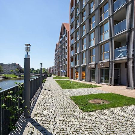 Unique Motlawa Riverbank Apartment Gdansk Luaran gambar