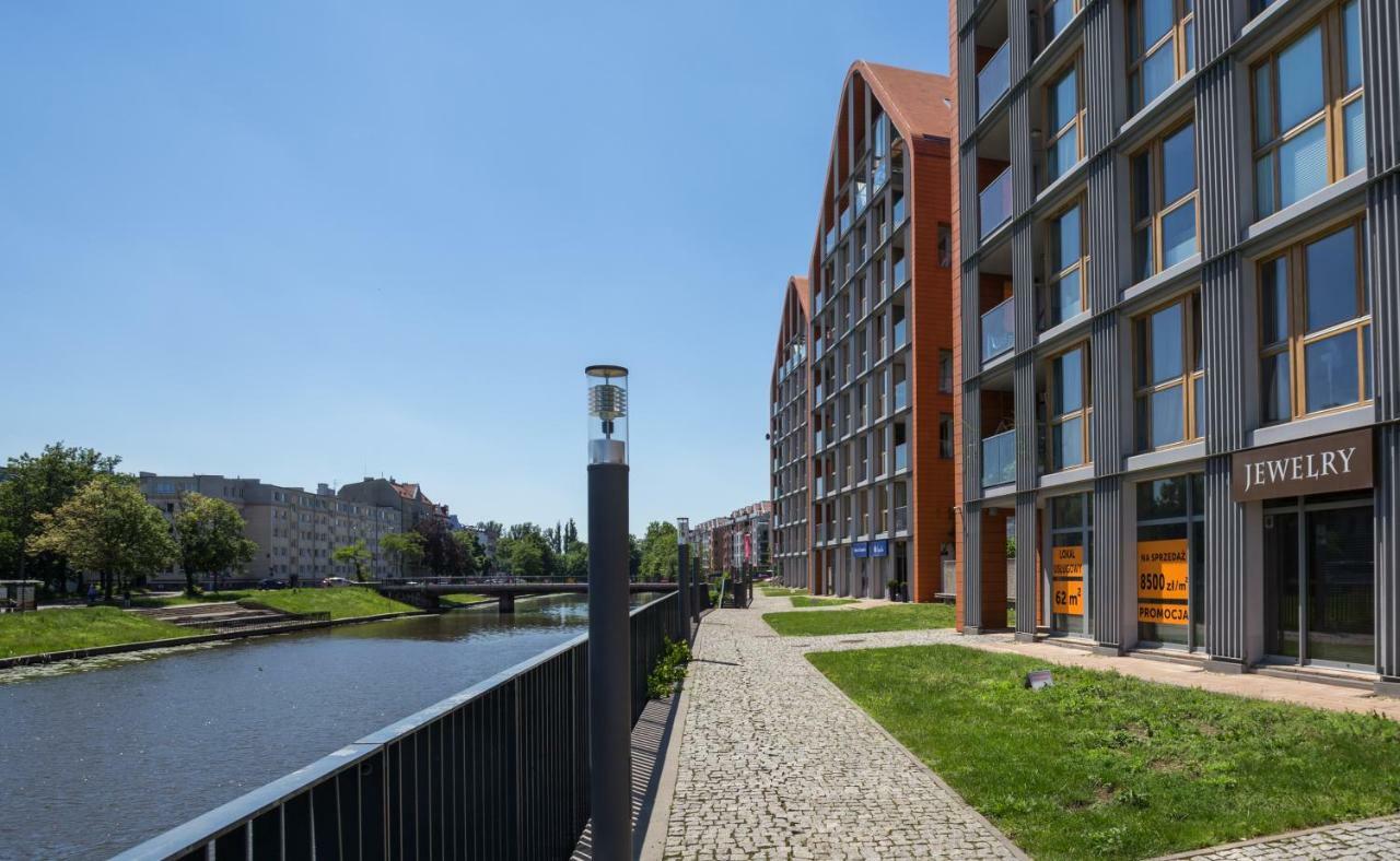 Unique Motlawa Riverbank Apartment Gdansk Luaran gambar
